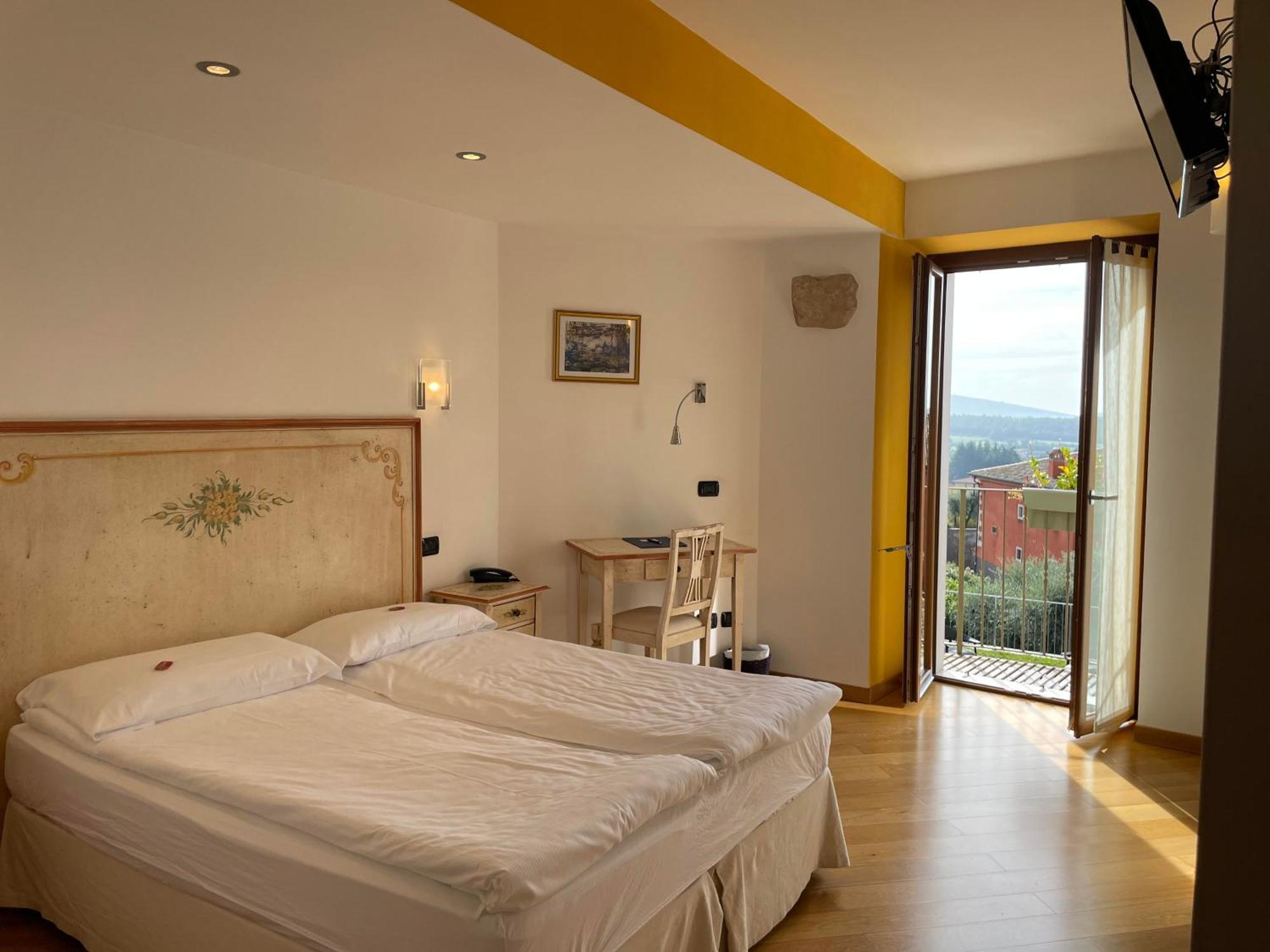 Relais Fontana Rosa B&B Wellness คาปริโน เวโรเนเซ ภายนอก รูปภาพ